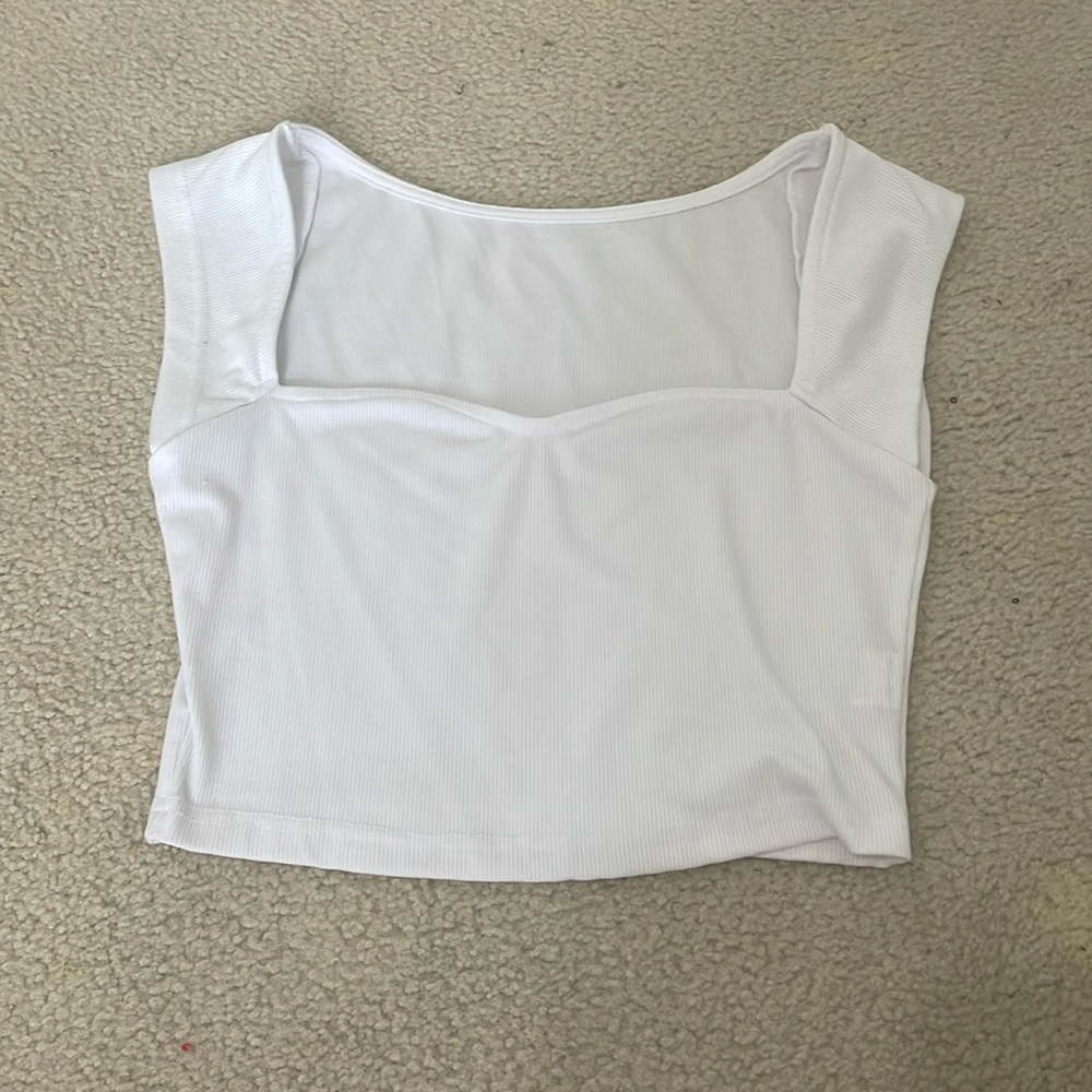 Ribbed white sweetheart neckline crop top